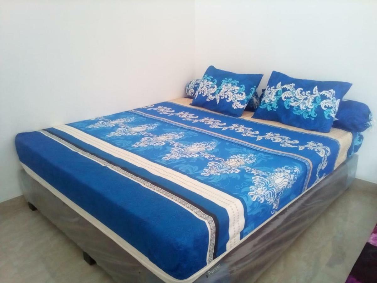 Almira Homestay Джамби Экстерьер фото